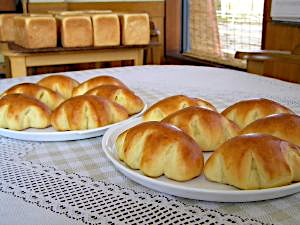 ホームベーカリー用菓子パンミックス粉で作る1２個のクリームパン